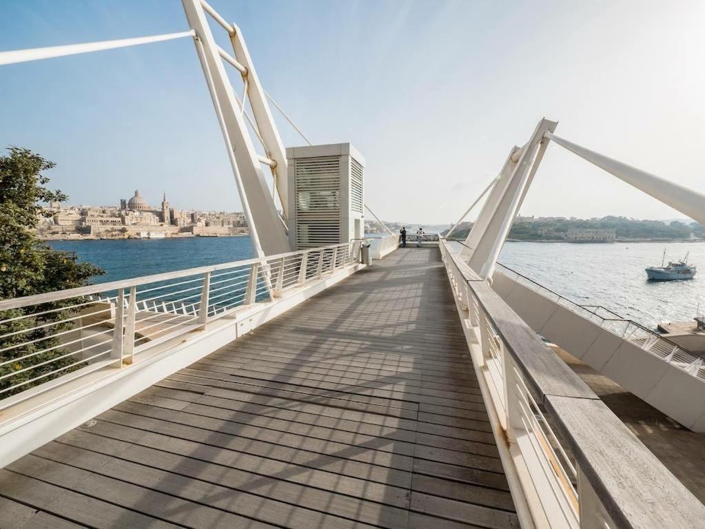 Deluxe Apartment With Valletta And Harbour Views 斯利马 外观 照片