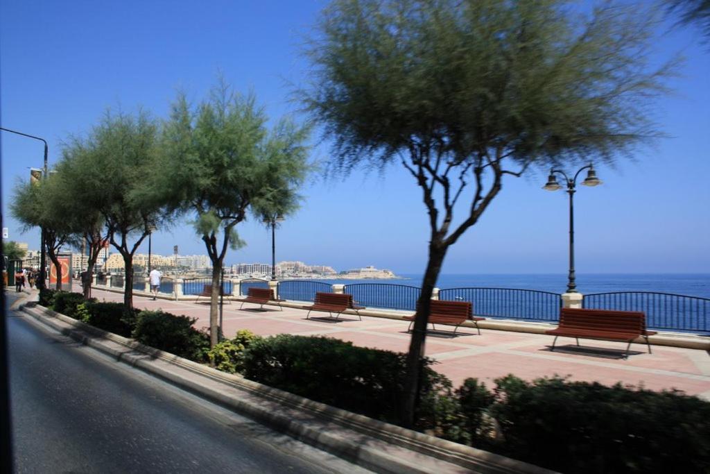 Deluxe Apartment With Valletta And Harbour Views 斯利马 外观 照片